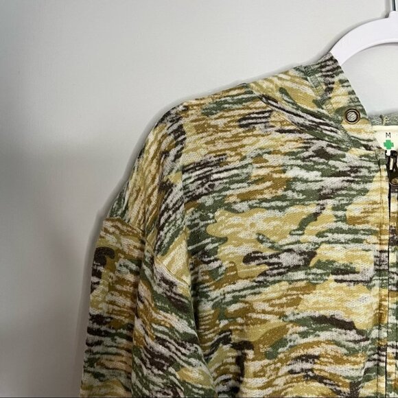 Free People Army Green Camouflage Hooded Sweatshirt Size Medium - Picture 2 of 6